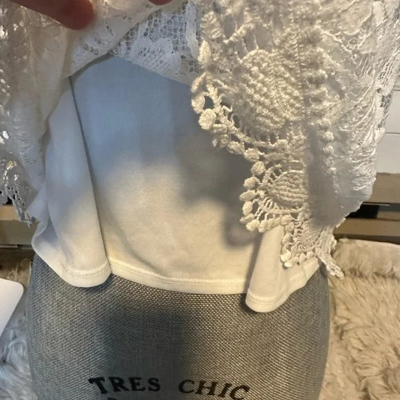 Women’s lace crop top - Picture 2 of 4